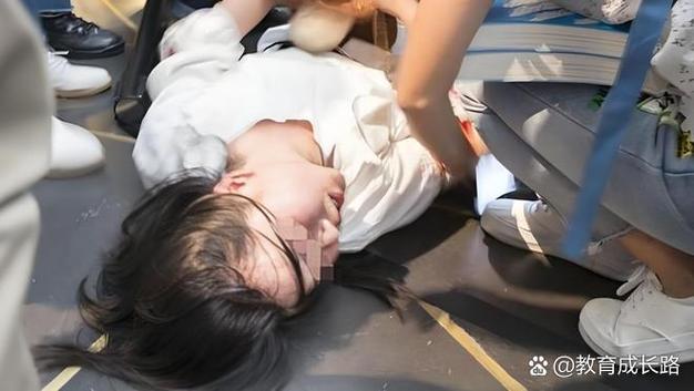女孩拓展营被罚去世,女生拓展训练