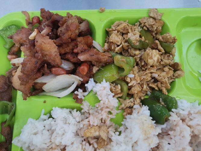 日学校午餐减少米饭,学校午餐时刻